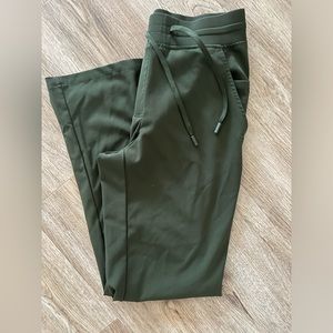 Welles scrub pants wide leg - green